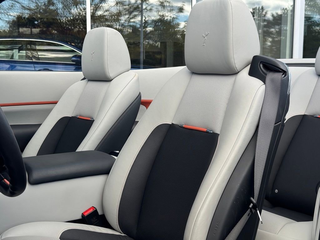 Used 2018 Rolls-Royce Dawn image 39