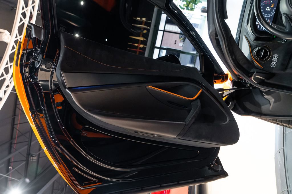 Used 2018 McLaren 720S RWD image 20