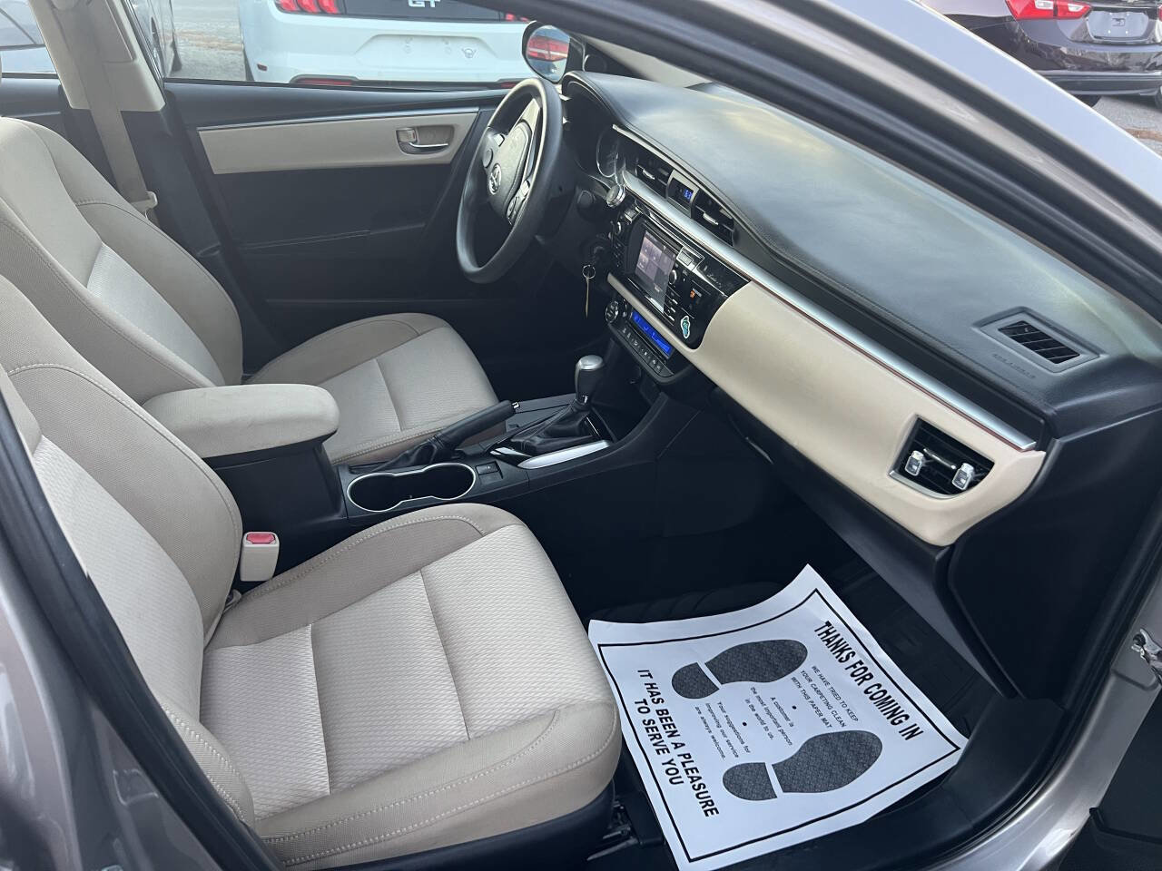 Used 2015 Toyota Corolla LE FWD image 10