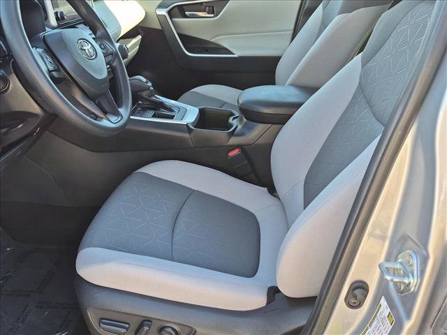 Used 2024 Toyota RAV4 XLE w/ Convenience Package FWD image 15