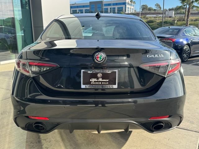 Used 2025 Alfa Romeo Giulia image 7