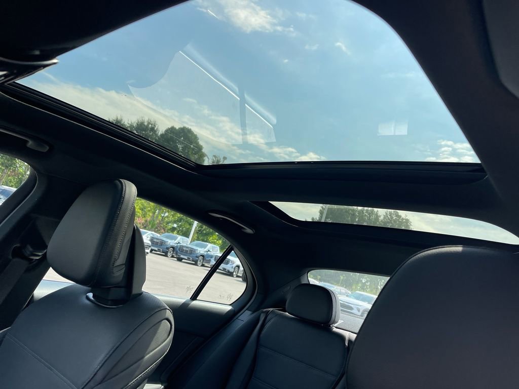 Used 2025 Mercedes-Benz C 300 Sedan image 11