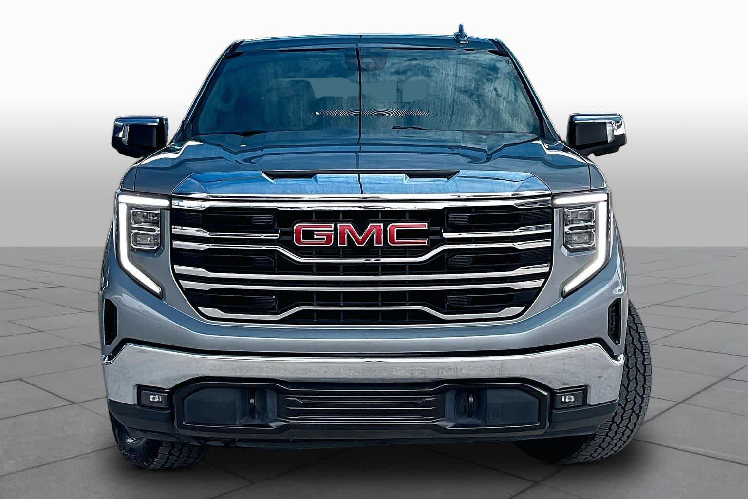 Used 2023 GMC Sierra 1500 SLT w/ SLT Premium Package AWD/4WD image 4