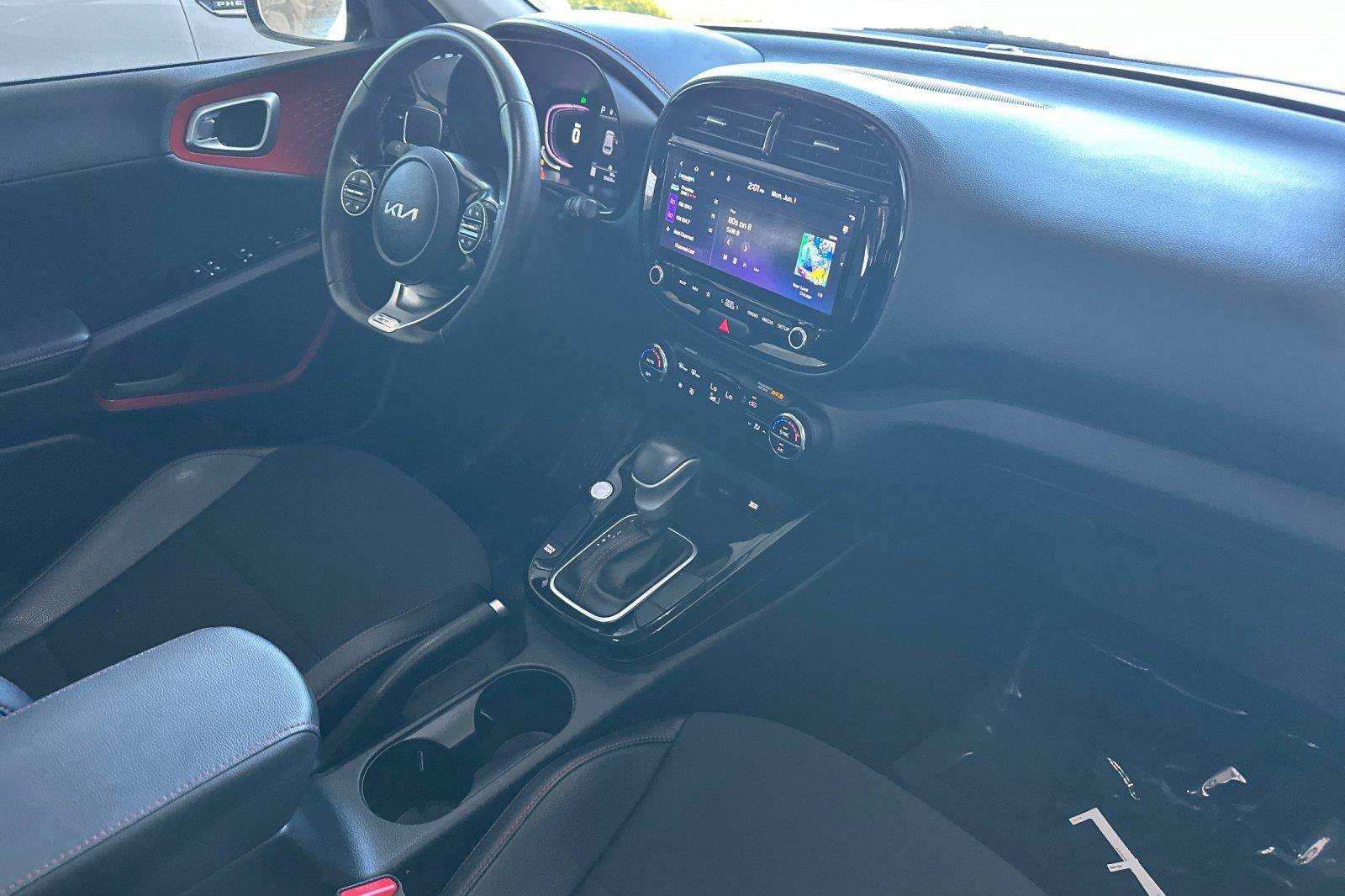 Used 2023 Kia Soul GT-Line FWD image 16