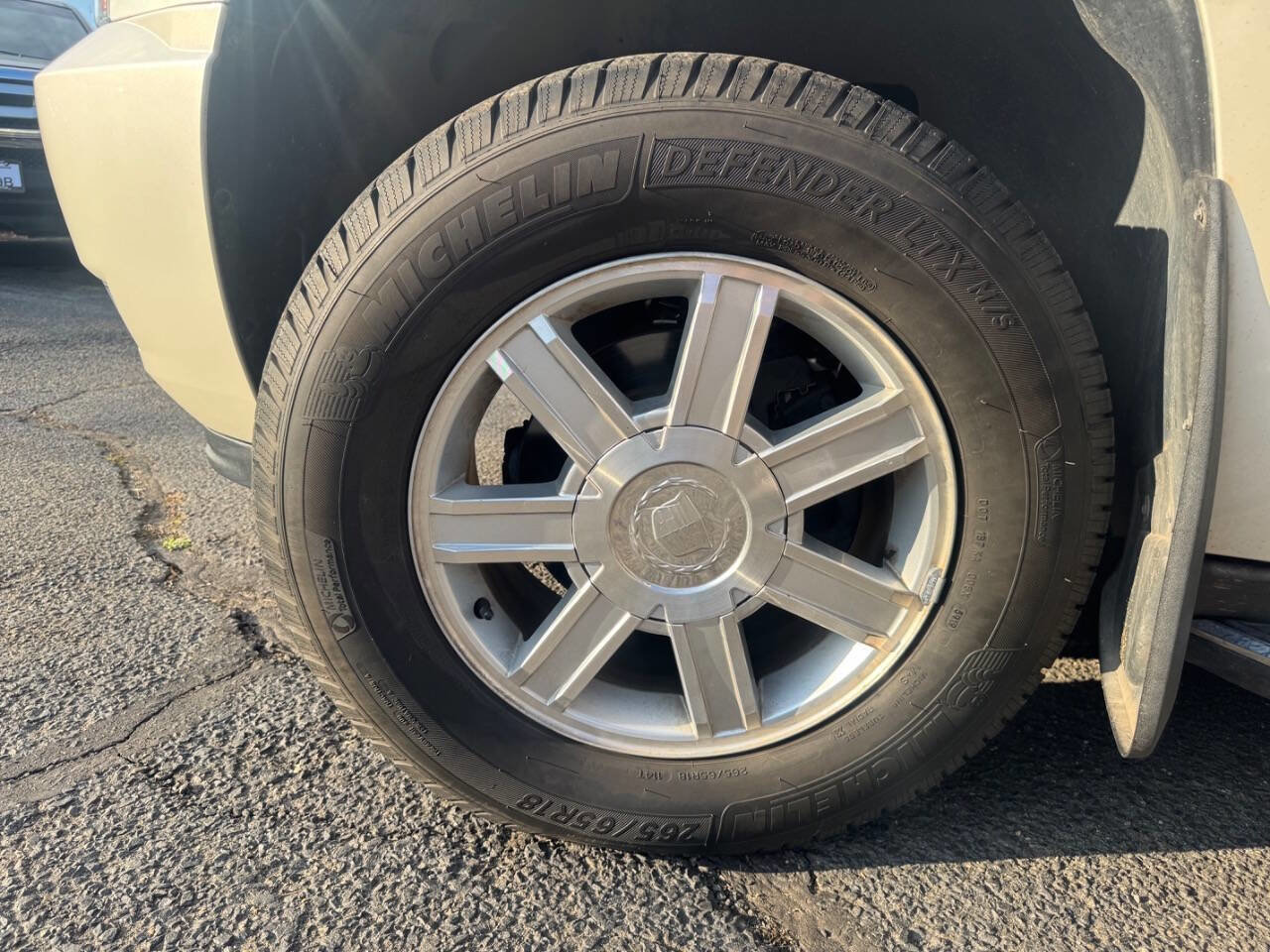 Used 2010 Cadillac Escalade 2WD image 24