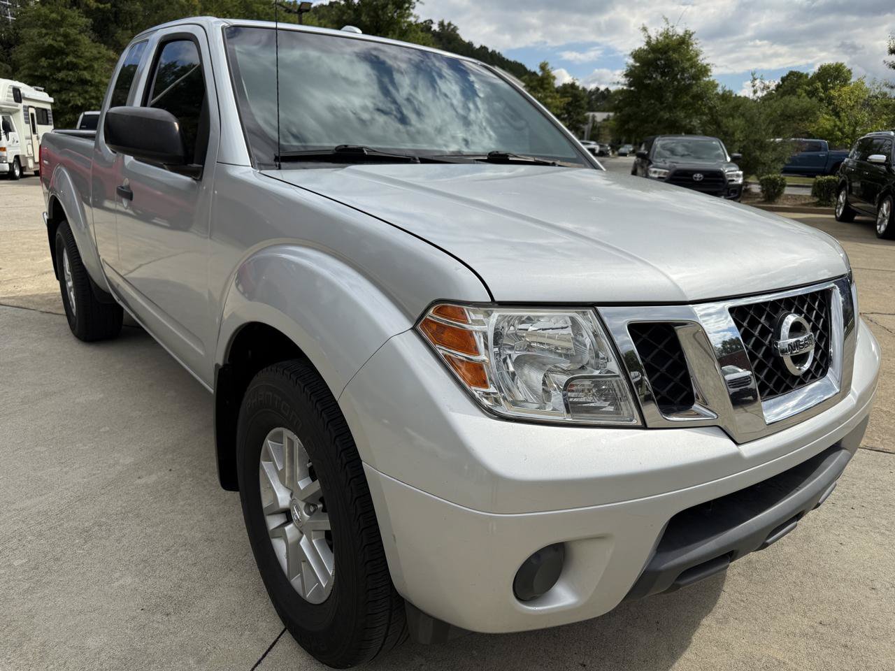 Used 2017 Nissan Frontier SV RWD image 5