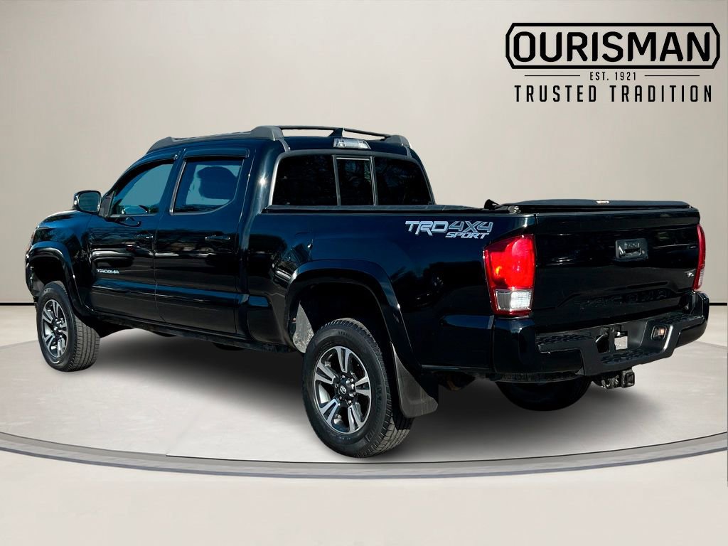 Used 2016 Toyota Tacoma TRD Sport image 4