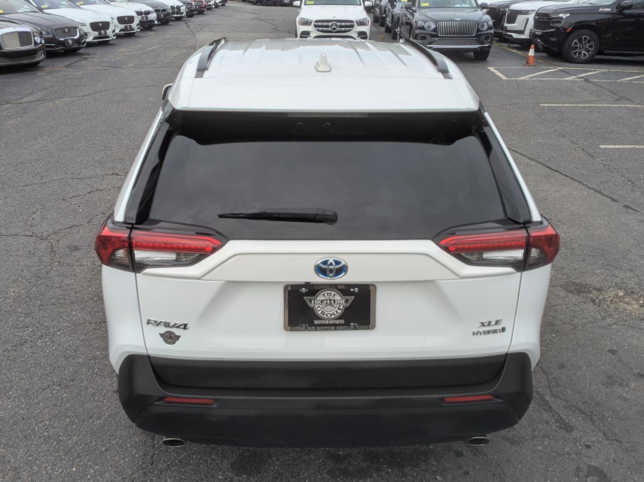 Used 2024 Toyota RAV4 XLE AWD/4WD image 6