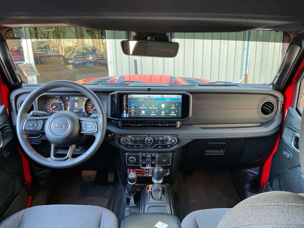 Used 2024 Jeep Wrangler Unlimited Rubicon w/ Technology Group image 18