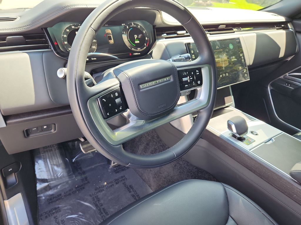 Used 2025 Land Rover Range Rover SE AWD/4WD image 15