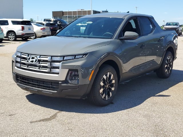 New 2027 Hyundai Santa Cruz SE AWD/4WD image 2