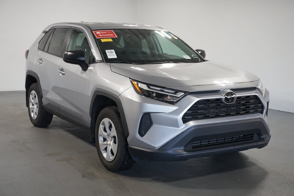 Used 2024 Toyota RAV4 LE FWD image 3