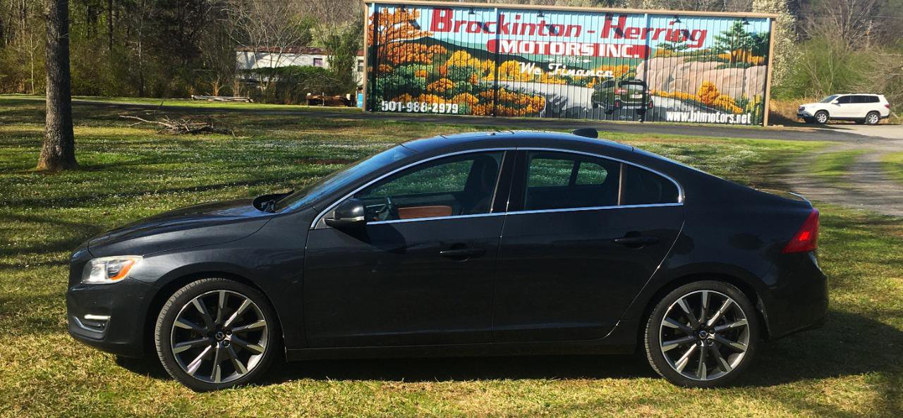 Used 2015 Volvo S60 T5 Platinum image 2