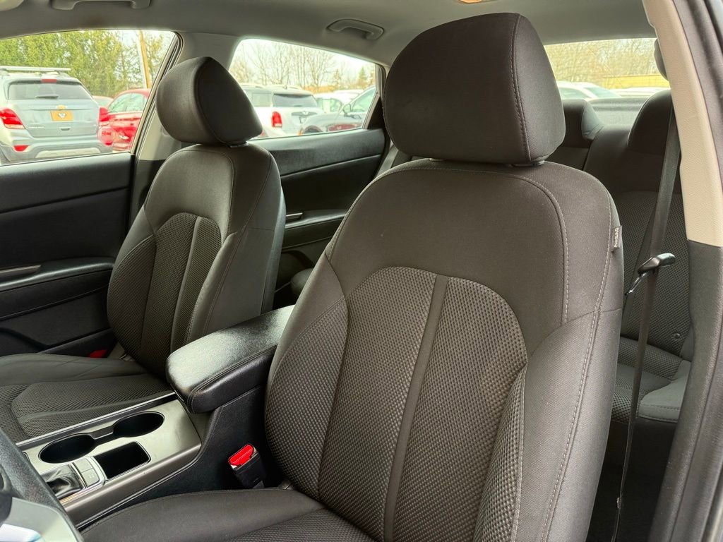 Used 2020 Kia Optima LX image 12