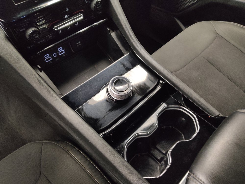 Used 2023 Jeep Grand Cherokee Laredo w/ Luxury Tech Group I AWD/4WD image 26