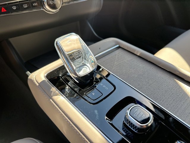 New 2026 Volvo XC90 B6 Plus w/ Protection Package Premier image 14