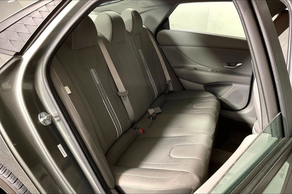 Used 2025 Hyundai Elantra Sport image 25