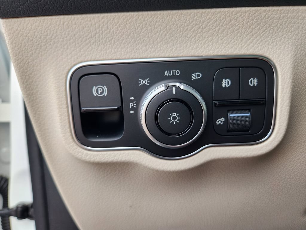 New 2026 Mercedes-Benz GLB 250 4MATIC image 22