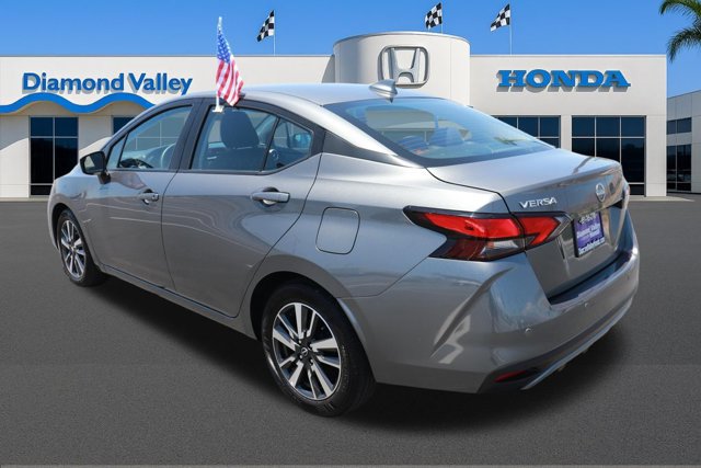 Used 2025 Nissan Versa SV FWD image 4
