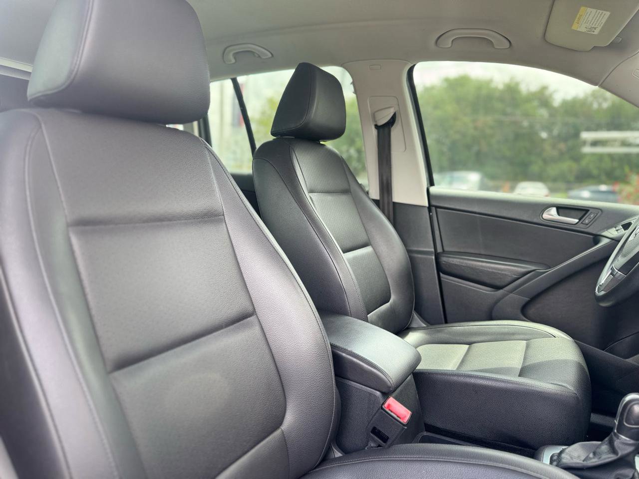 Used 2016 Volkswagen Tiguan S image 47