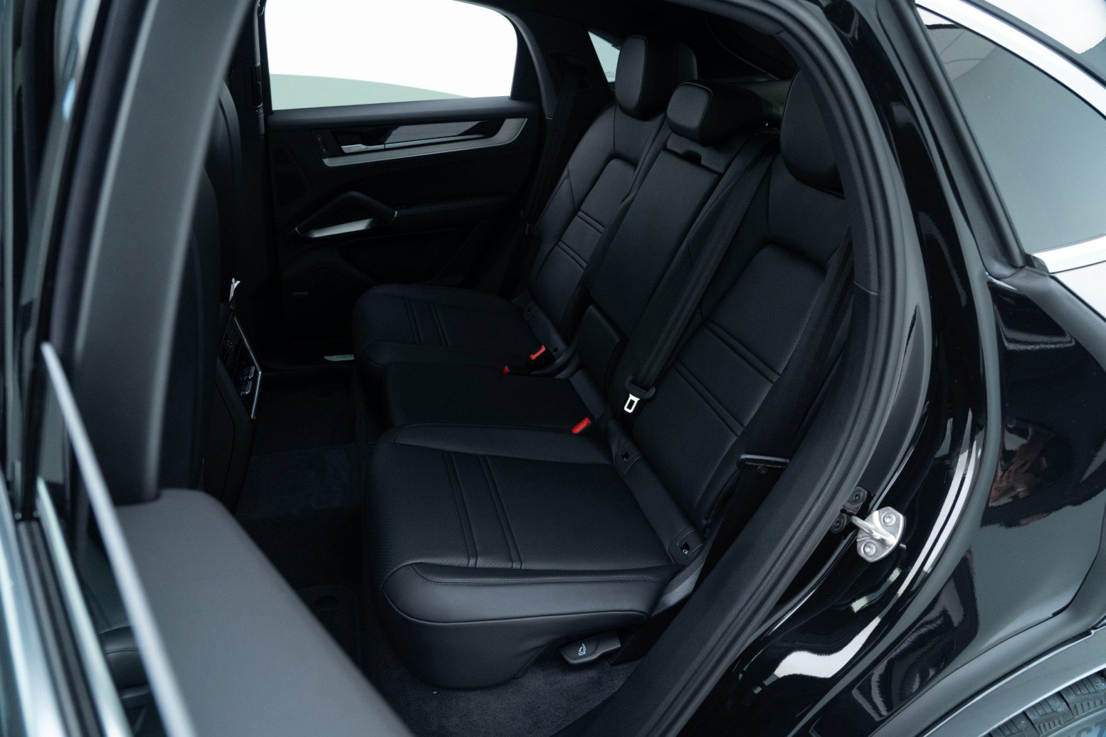 New 2026 Porsche Cayenne Coupe image 30