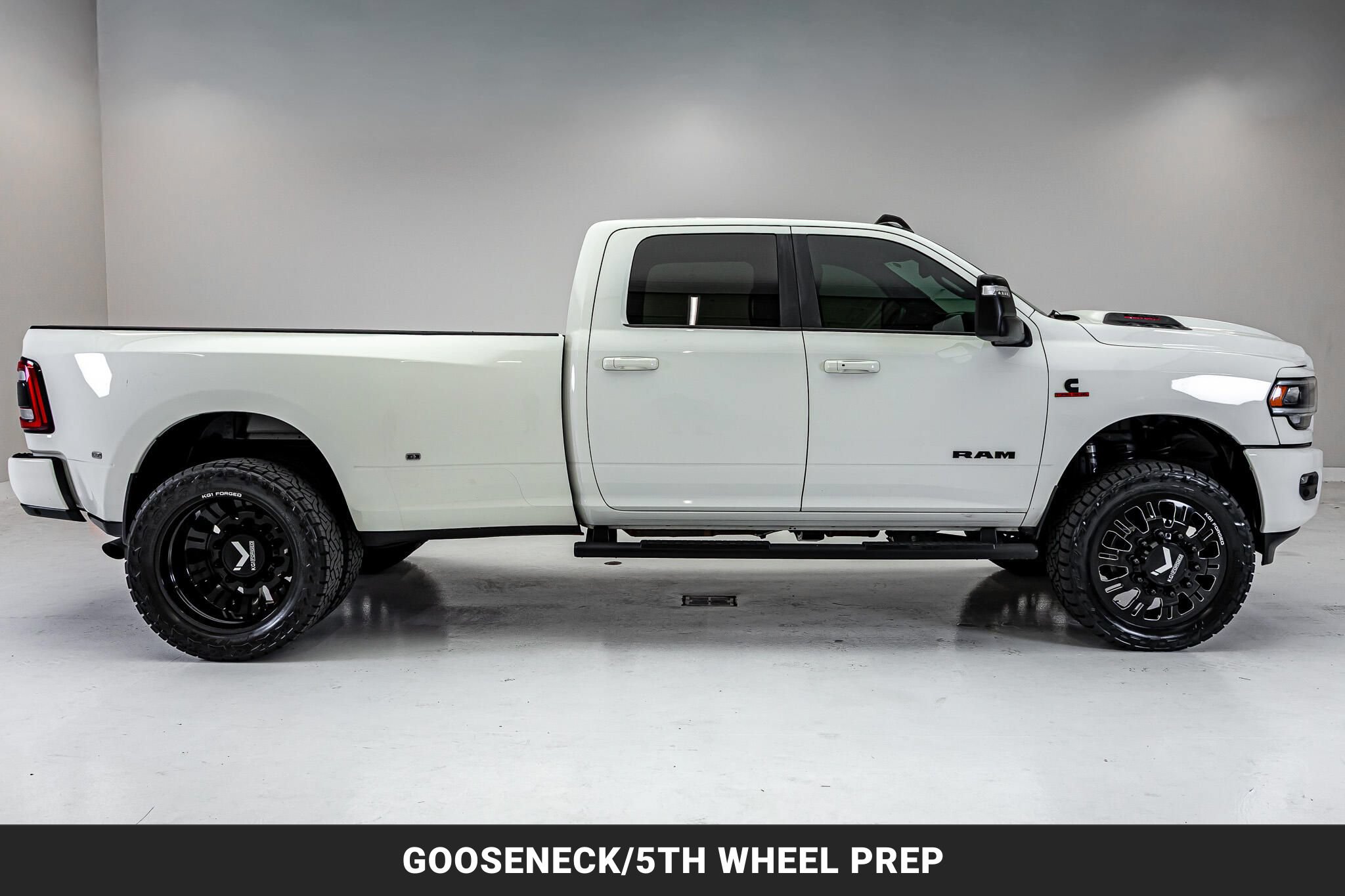 Used 2024 RAM 3500 Laramie w/ Night Edition AWD/4WD image 10
