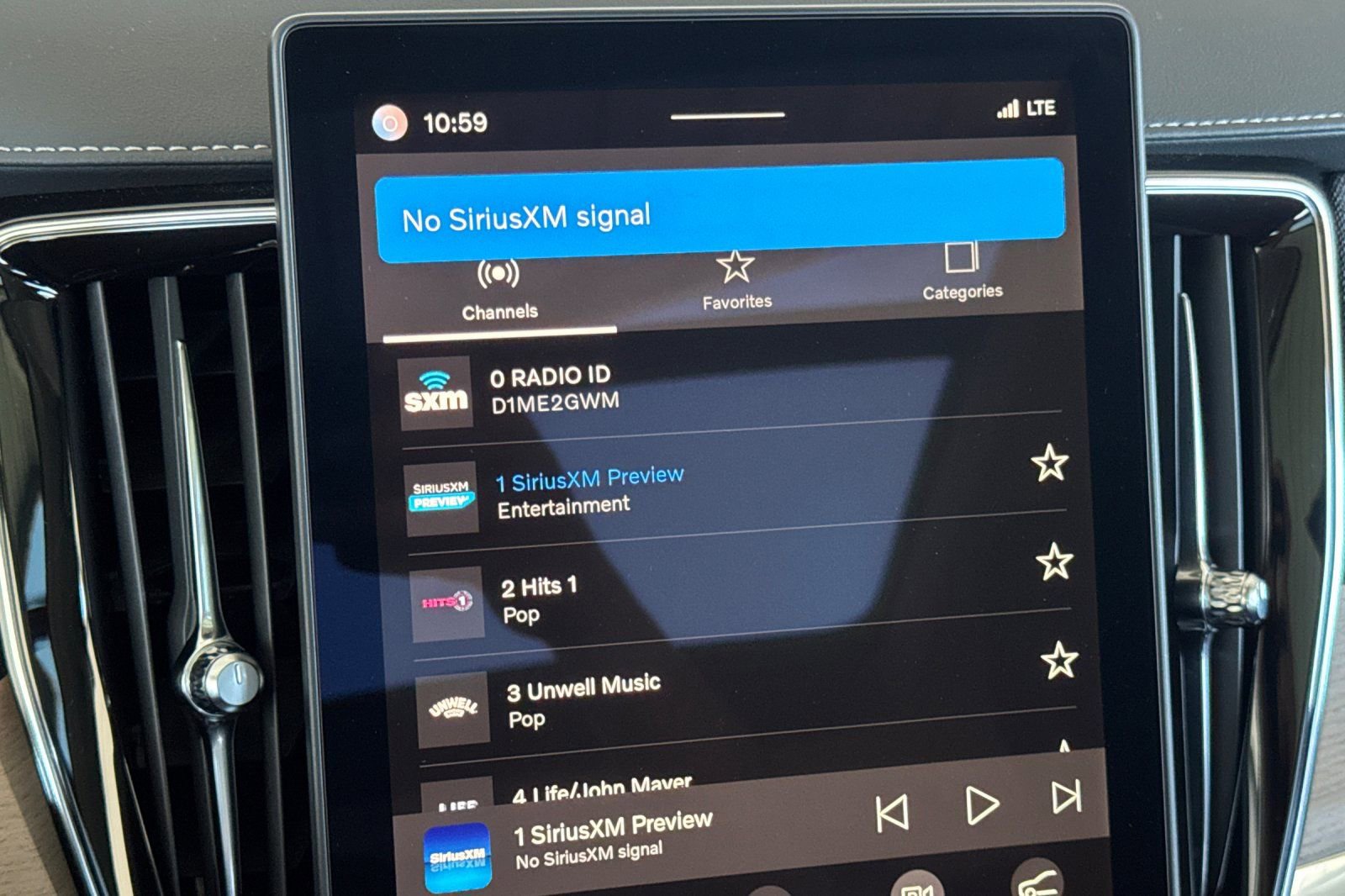 Certified 2025 Volvo XC90 B6 Core w/ Climate Package image 21