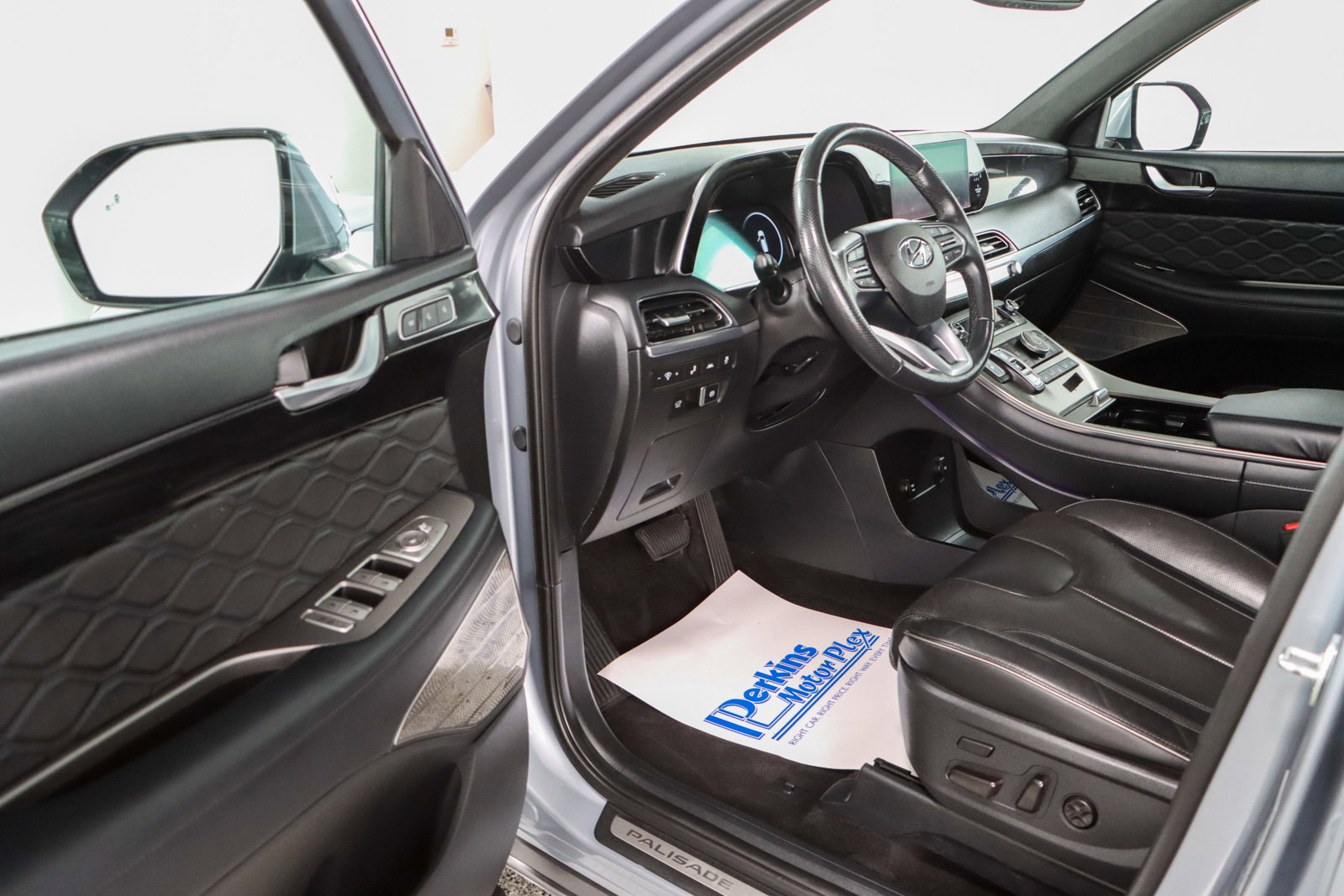 Used 2020 Hyundai Palisade Limited image 3