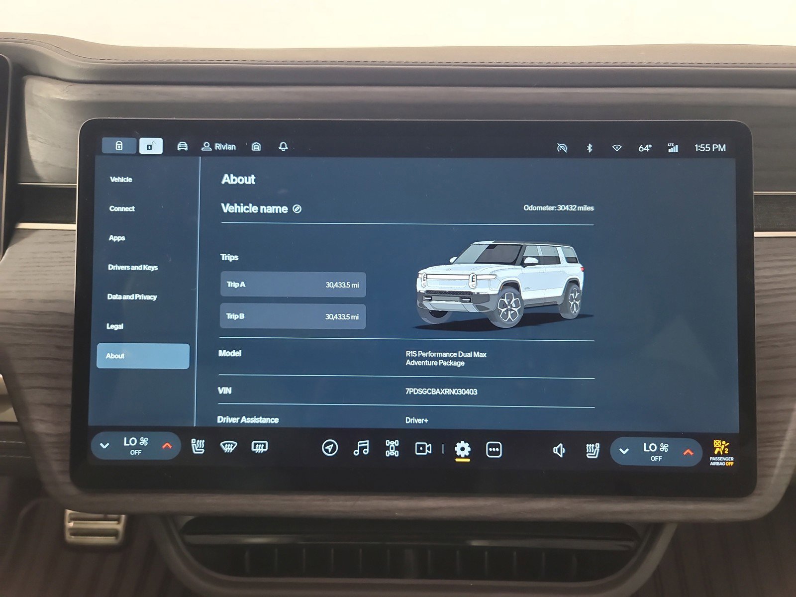 Used 2024 Rivian R1S Adventure image 29