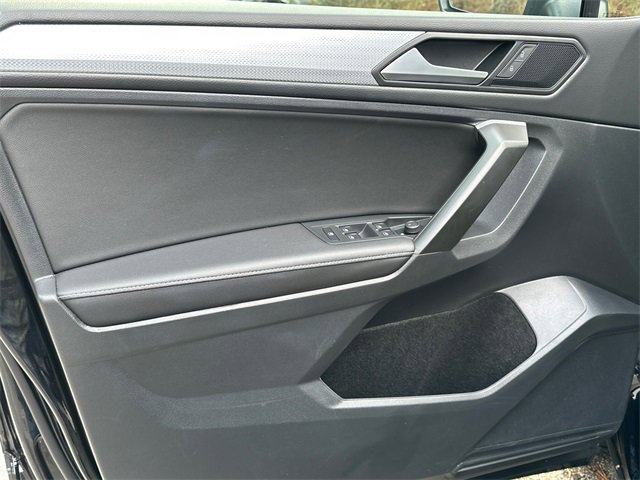 Used 2024 Volkswagen Tiguan S image 10