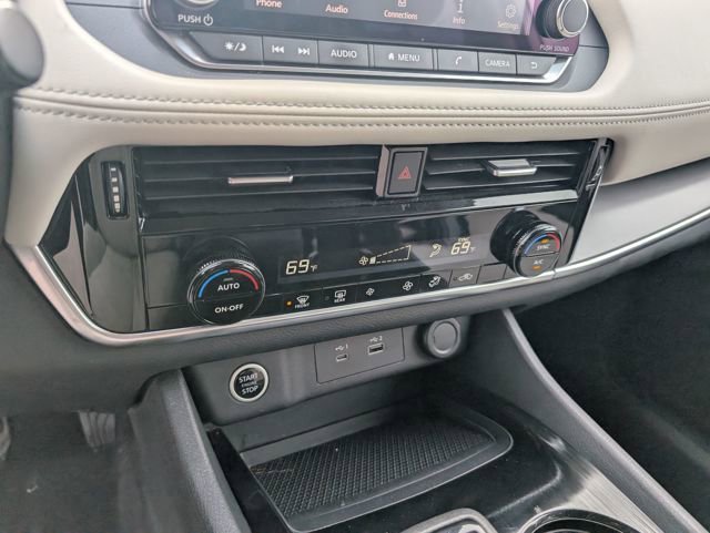 Used 2021 Nissan Rogue SV image 21