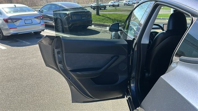 Used 2023 Tesla Model Y Long Range image 19