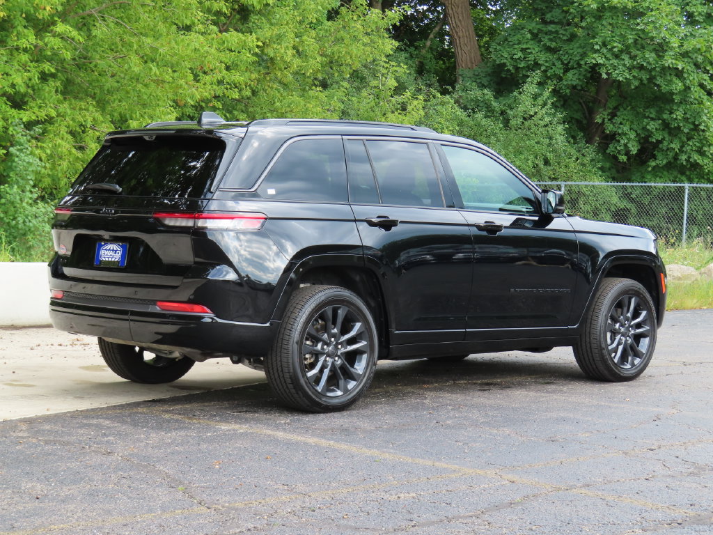 Certified 2026 Jeep Grand Cherokee Limited AWD/4WD image 3