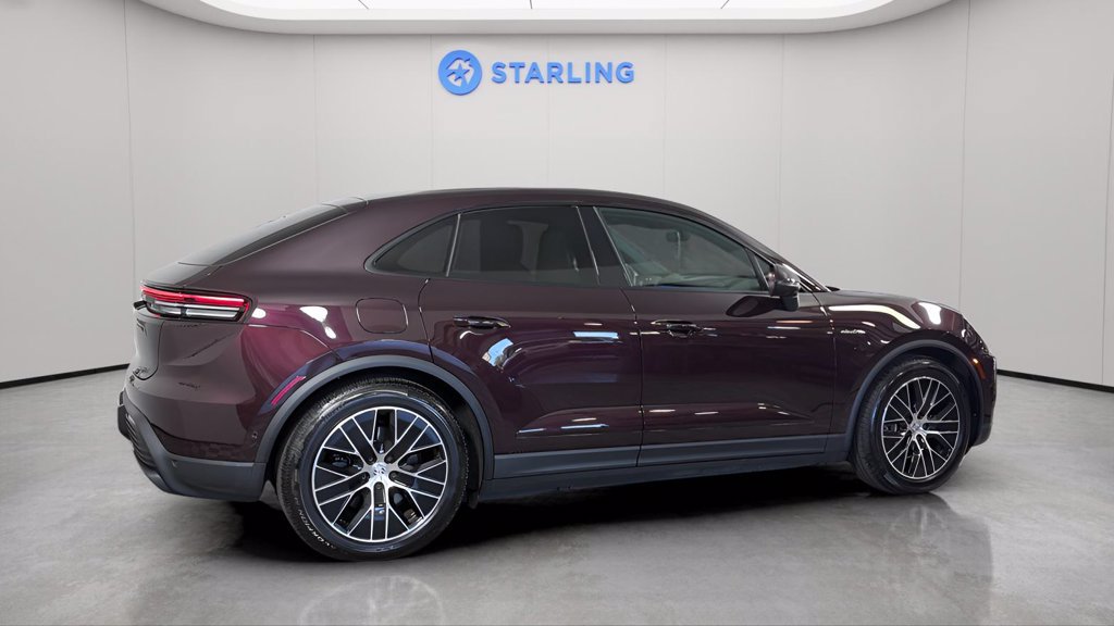 Used 2025 Porsche Macan Electric w/ Premium Package RWD image 10