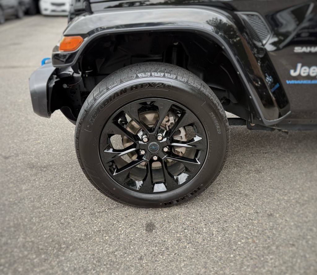 Used 2024 Jeep Wrangler Unlimited Sahara AWD/4WD image 18