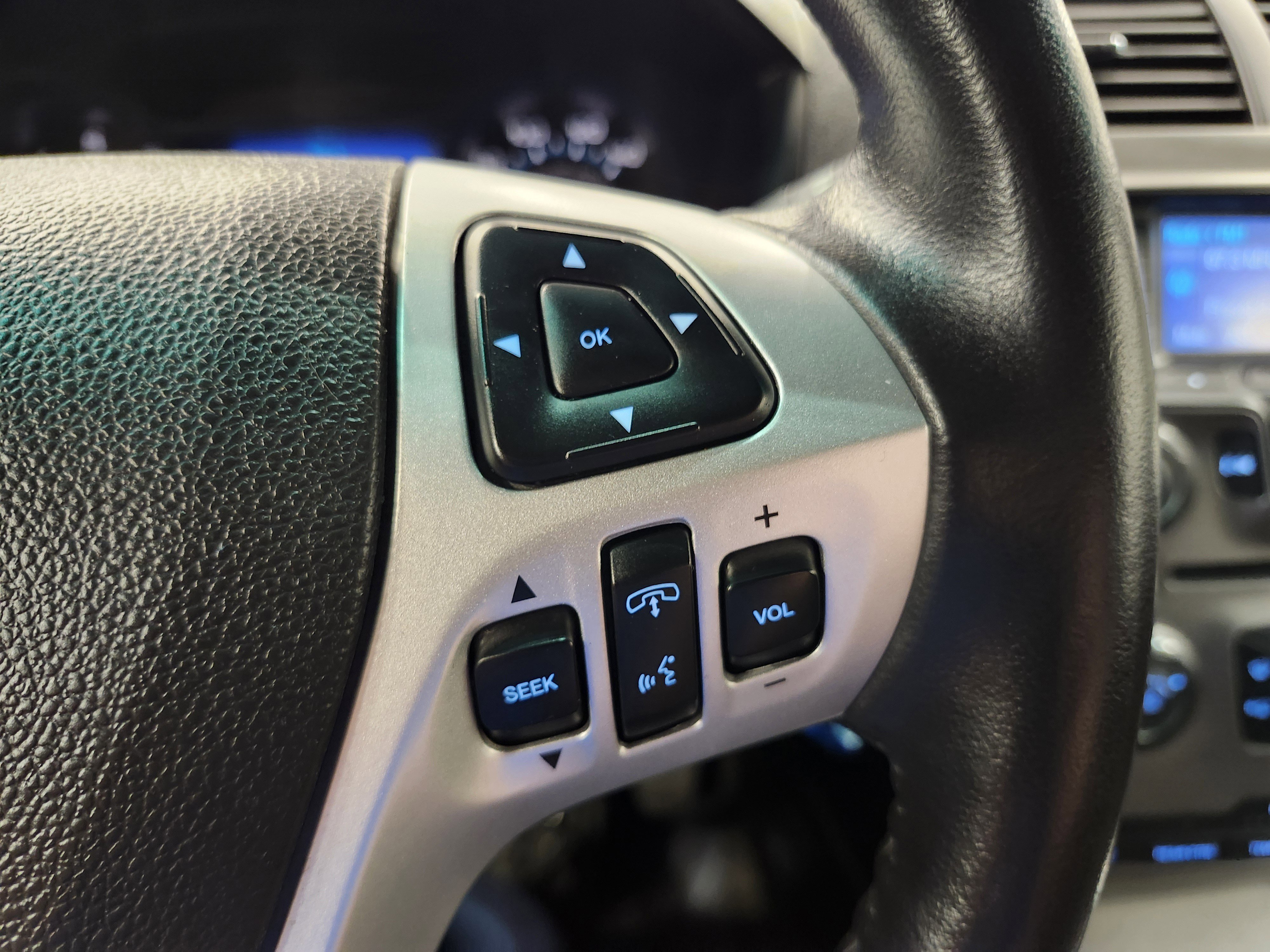 Used 2014 Ford Explorer XLT image 12