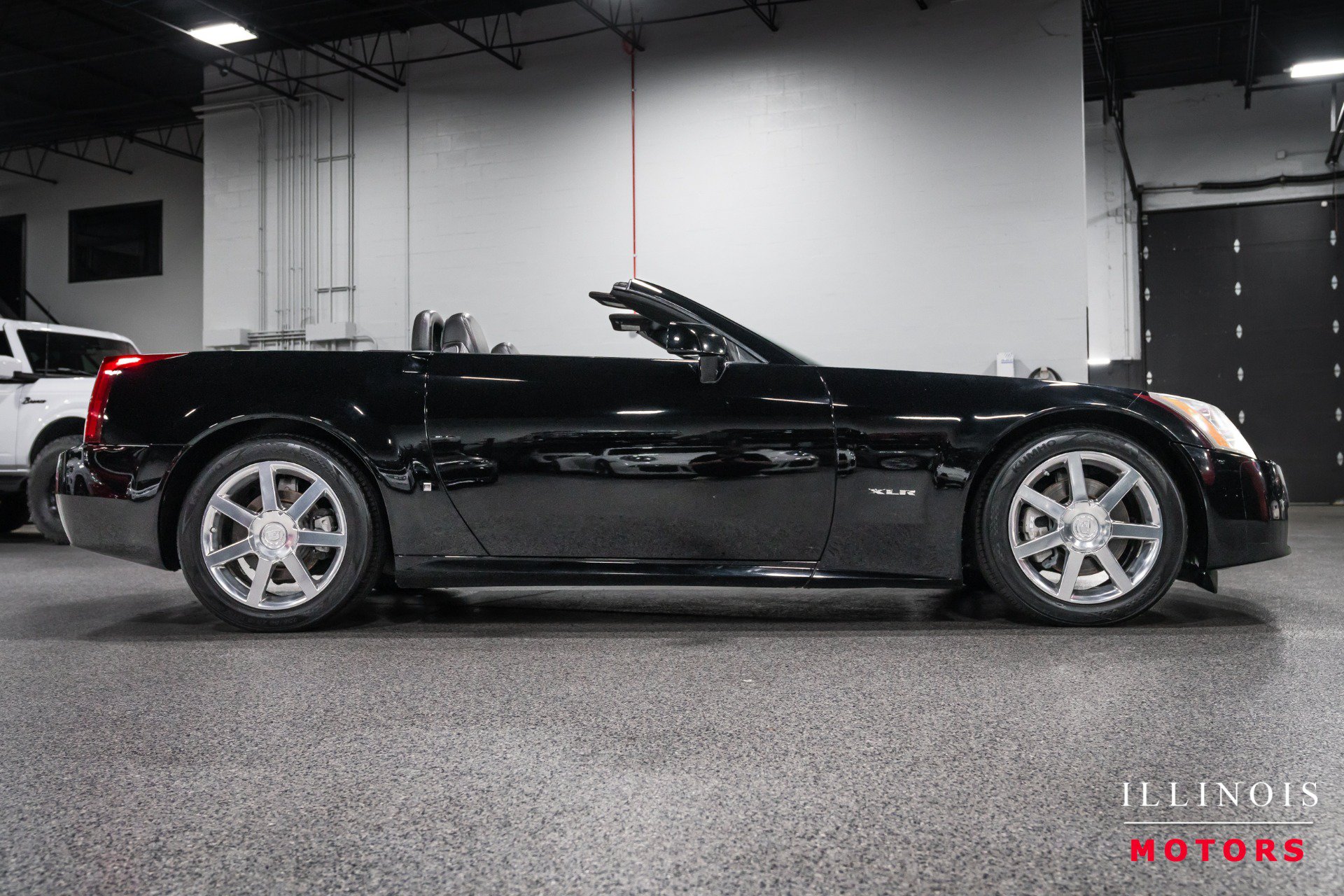 Used 2006 Cadillac XLR RWD image 6