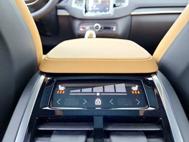 Certified 2024 Volvo XC90 B6 Ultimate w/ Protection Package Premier AWD/4WD image 24