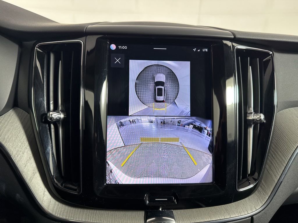 Used 2025 Volvo XC60 B5 Plus image 29