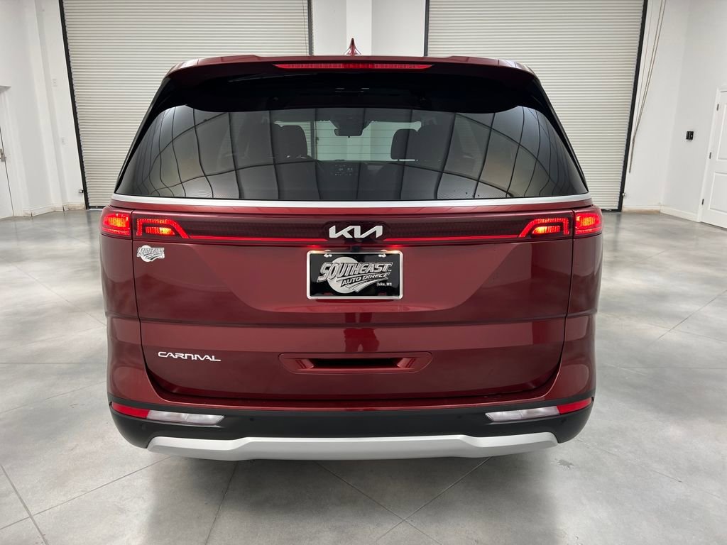 Used 2024 Kia Carnival LX image 6