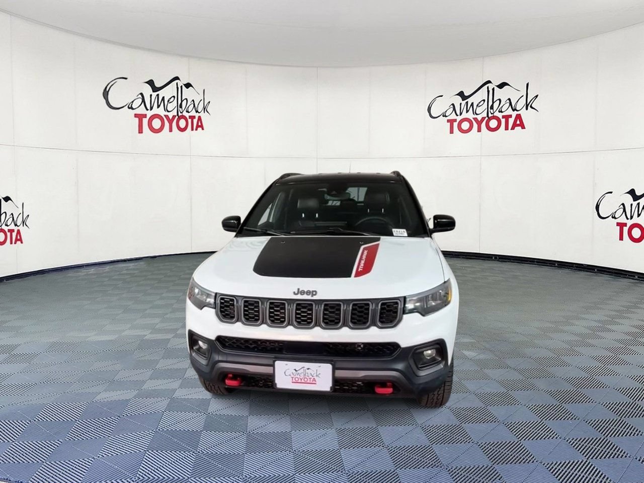 Used 2024 Jeep Compass Trailhawk AWD/4WD image 6