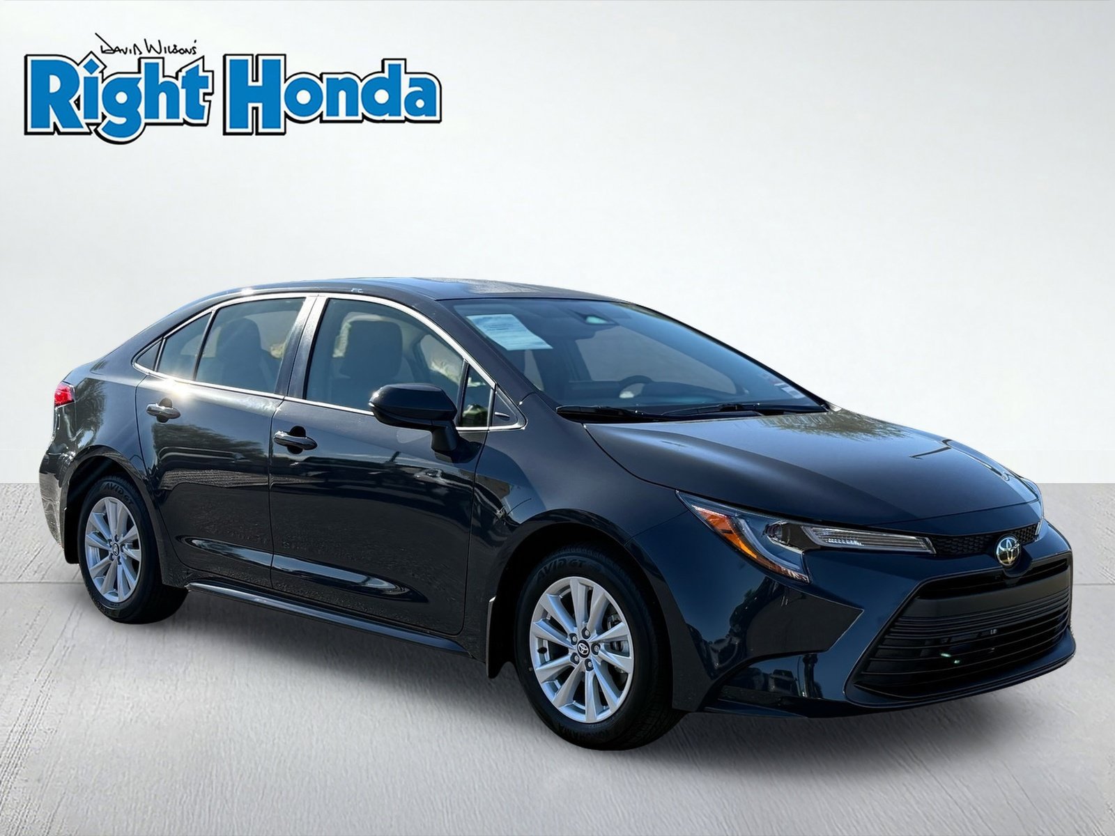 Used 2027 Toyota Corolla LE w/ LE Premium Package FWD image 10