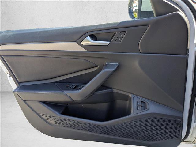 Used 2023 Volkswagen Jetta SE w/ Panoramic Sunroof Package image 20