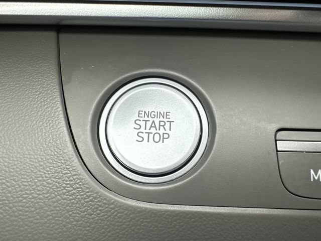 Used 2025 Hyundai Elantra SEL FWD image 35