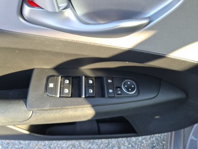Used 2024 Kia Forte LXS w/ LXS Technology Package FWD image 15