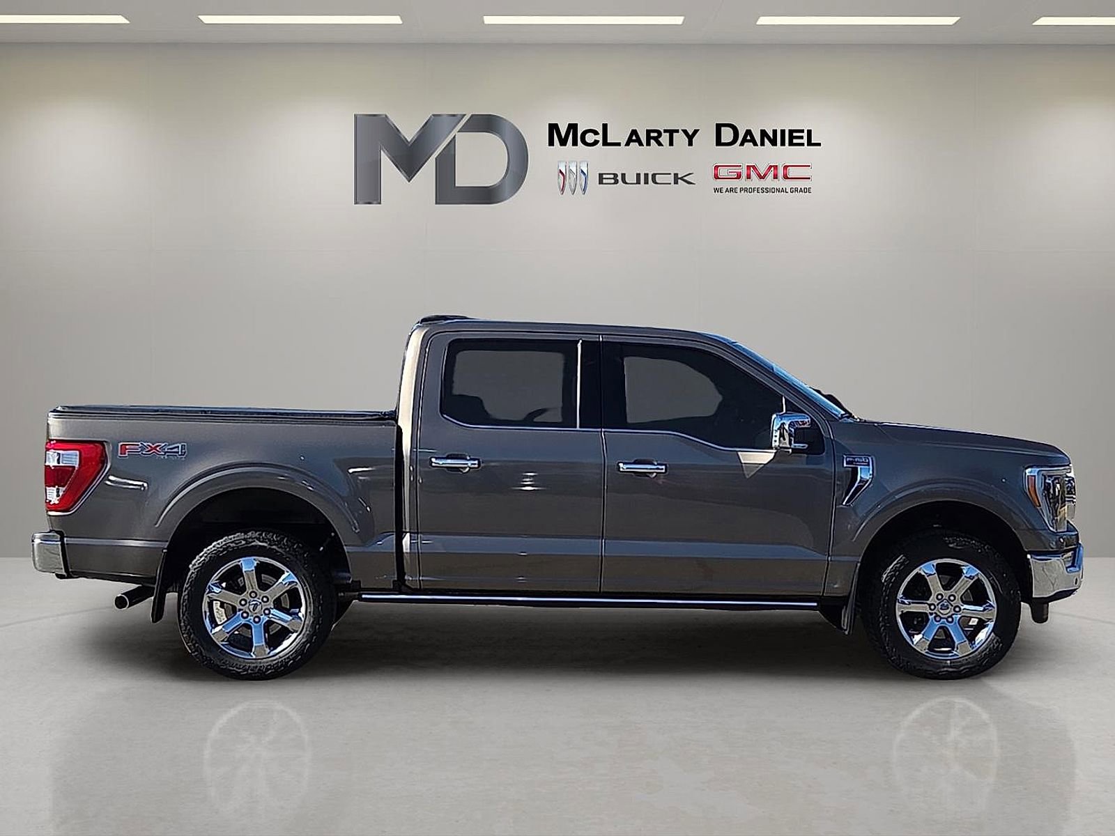 Used 2023 Ford F150 Lariat w/ Equipment Group 502A High image 6