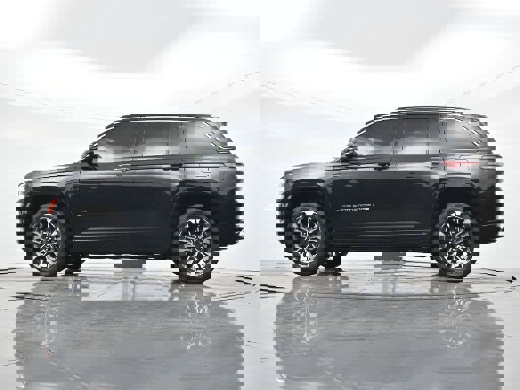 Used 2023 Jeep Grand Cherokee Overland image 34