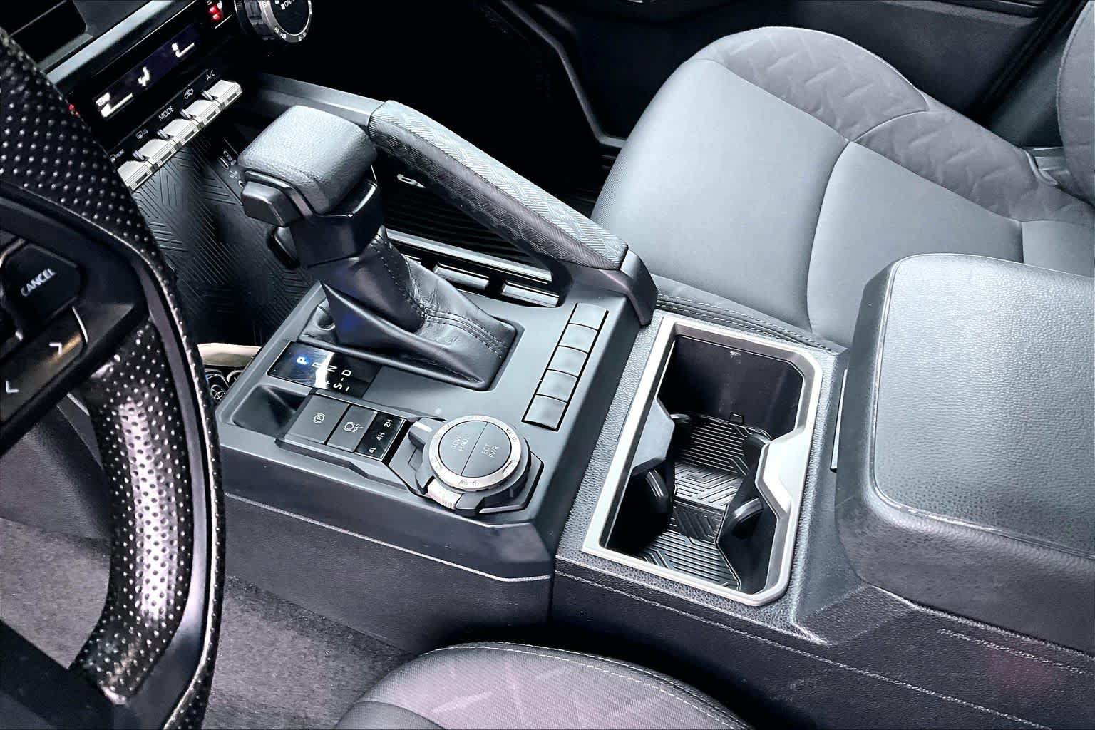 Certified 2025 Toyota Tacoma SR5 AWD/4WD image 15