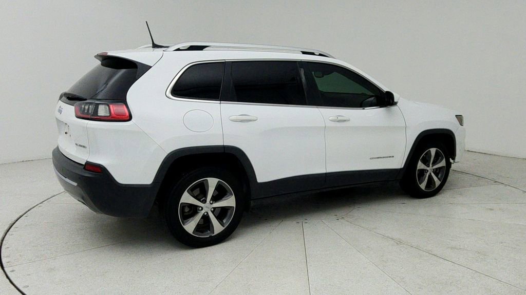 Used 2019 Jeep Cherokee Limited w/ Luxury Group FWD image 8