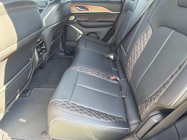 New 2026 Jeep Grand Cherokee Summit w/ Obsidian Package AWD/4WD image 27